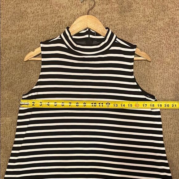 LOFT Black and White Fitted Tank Top with Mandarin Collar - Picture 6 of 8